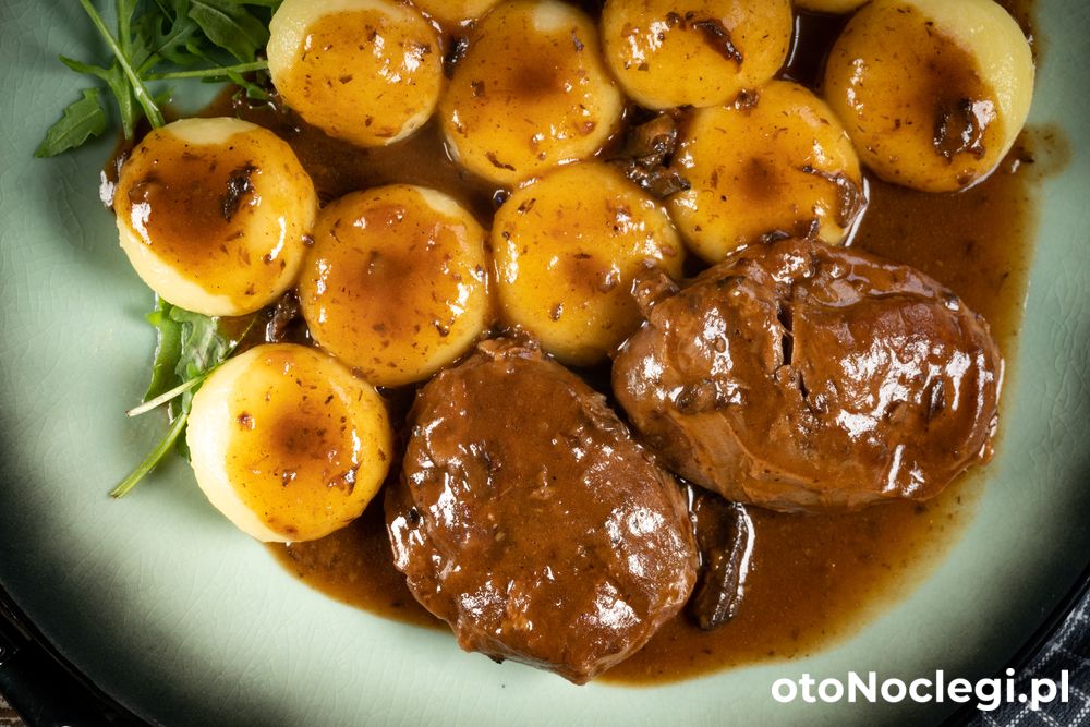 Kluski śląskie i zraz wołowy. Autor: Arkadiusz Fajer, shutterstock