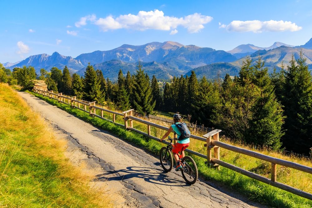 Trasa rowerowa wokól Tatr. Autor Paweł Kaźmierczak/shutterstock.com