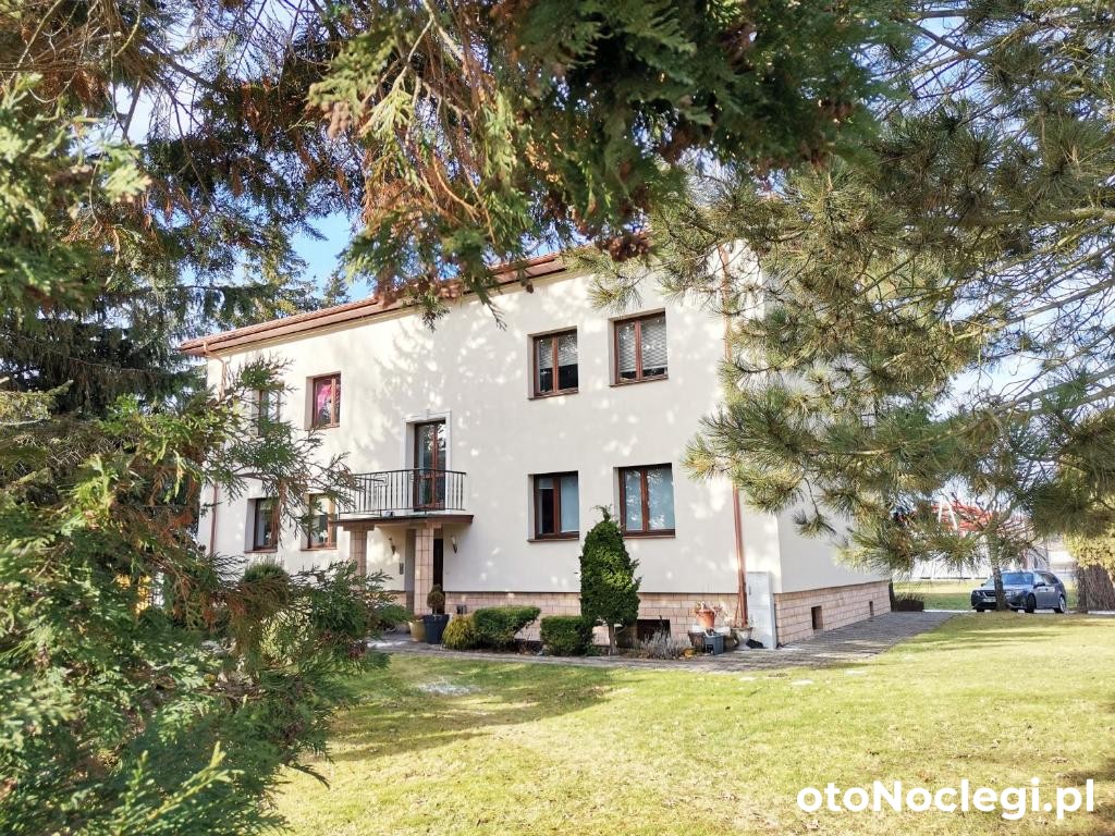Ohotelik Pensjonat W Poniatowej (1)