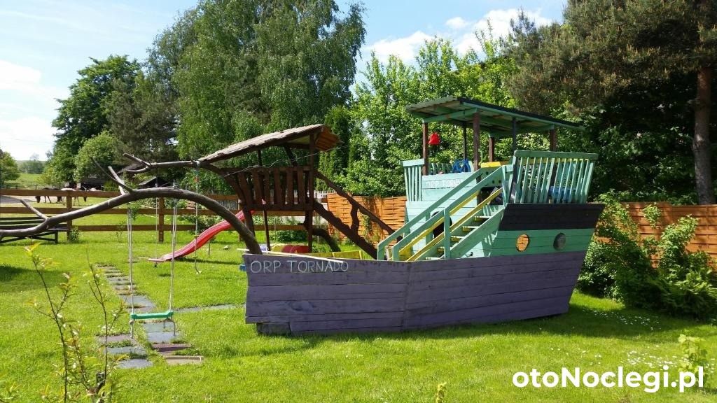 Agroturystyka Stylowy Pokój w Stajni Krajno Zagórze (4)