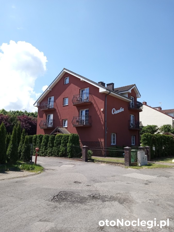 Willa Claudia Rewal (1)