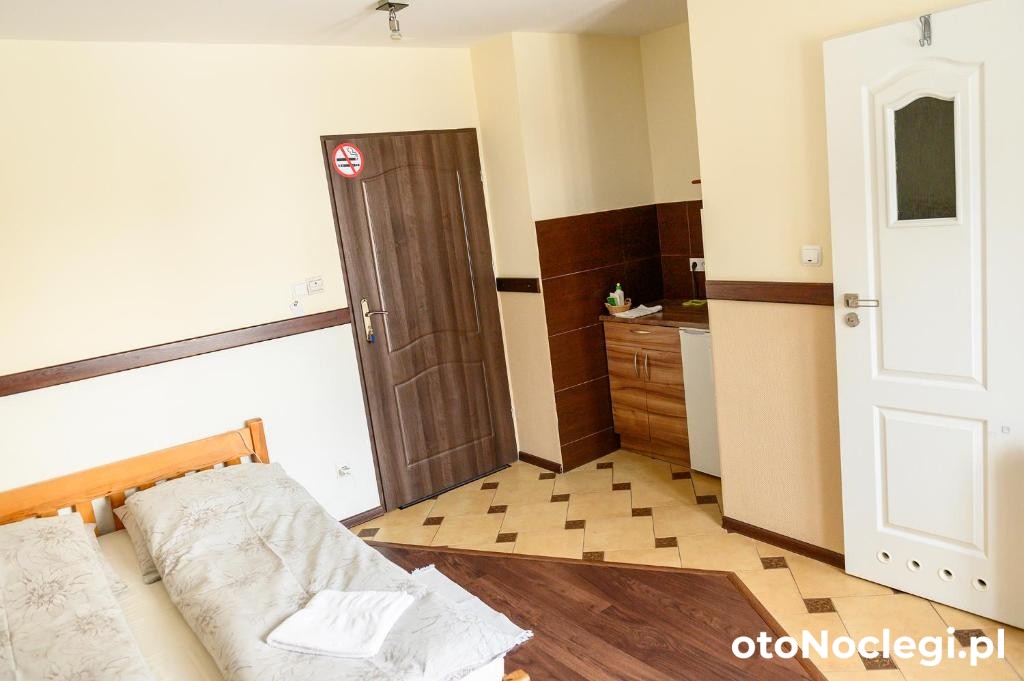 Pokoje Gościnne CYKADA Szklarska Poręba (32)