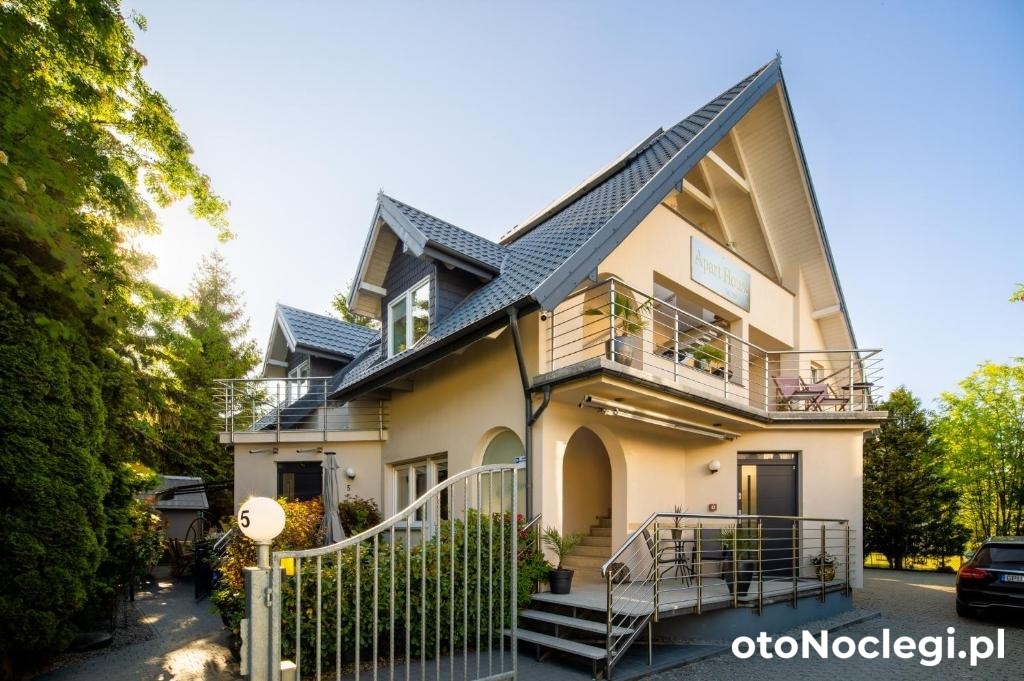 Apart House Karwia (1)