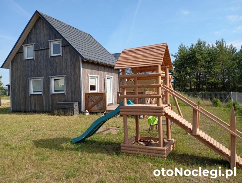 Drewniany domek na kaszubach u Oli + Niesiołowice, Kaszuby  (1)