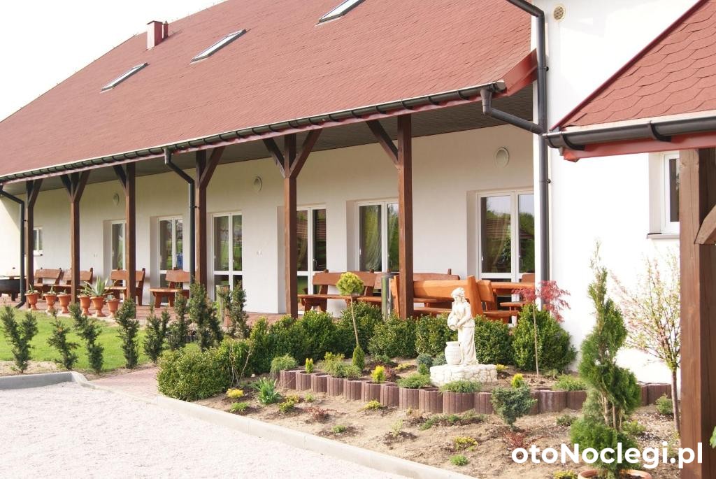 Dom Pod Dębami – Wola Kopcowa (1)