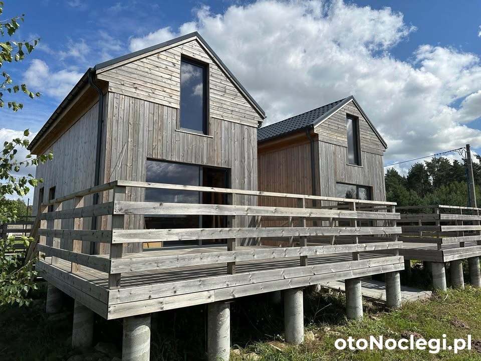 Monialuki, Nogat (1)