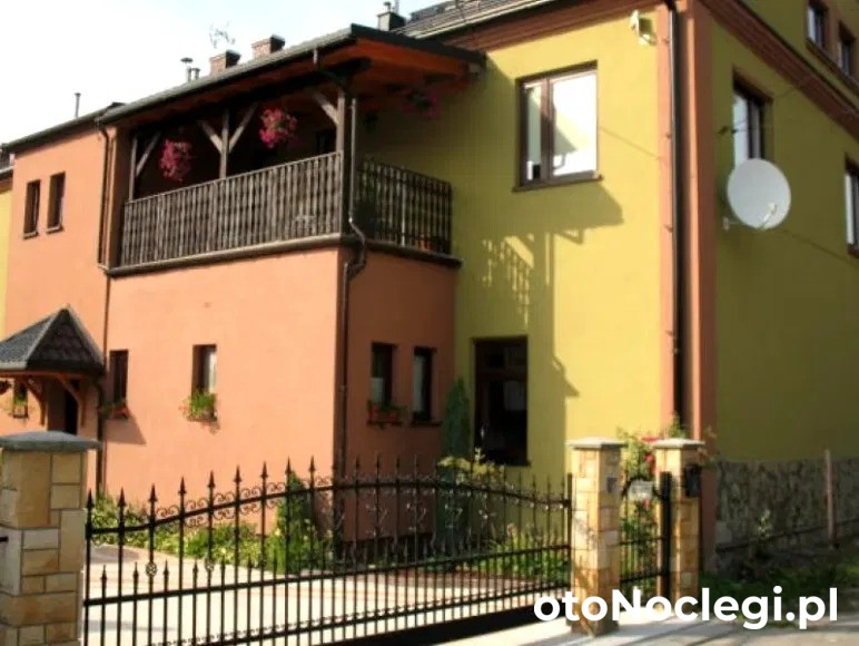 Pokoje Gościnne Centrum Ustroń (1)