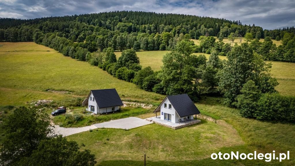Osada Niebieskich Drzwi, Stronie Śląskie (1)