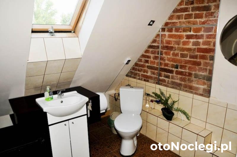 Baza 15 - noclegi Wrocław (6)