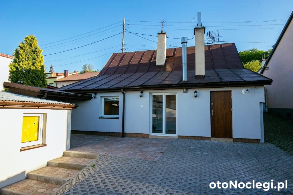 Domek z ogródkiem w Chęcinach (1)