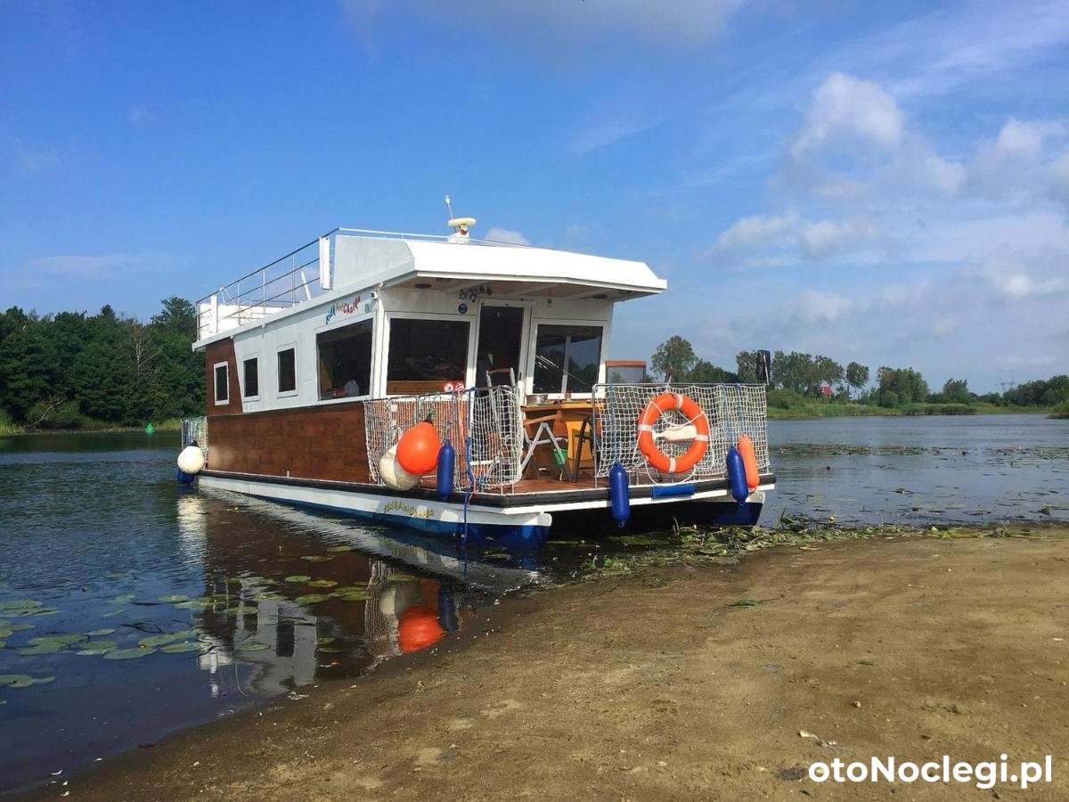 HOUSEBOAT Mazury Frajda Giżycko (1)