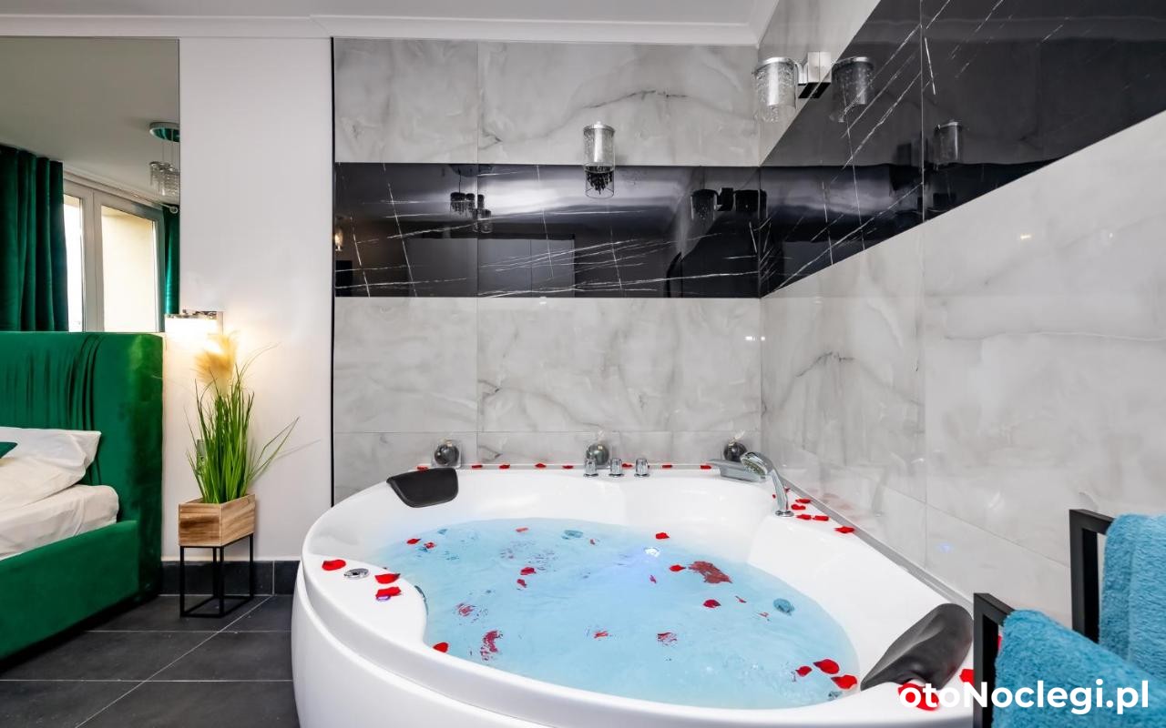 Lipowa Love Rooms Apartamenty Jacuzzi Białystok (2)