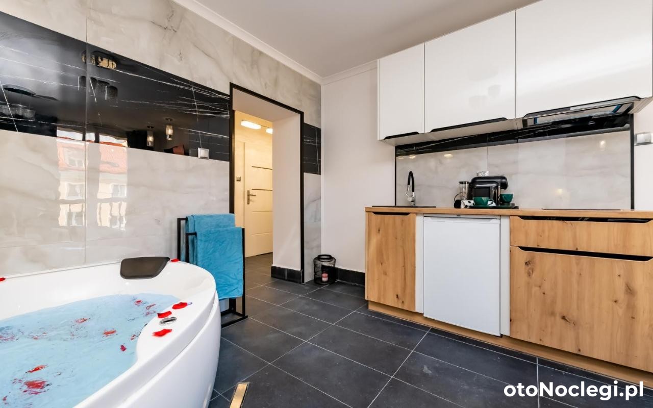 Lipowa Love Rooms Apartamenty Jacuzzi Białystok (3)