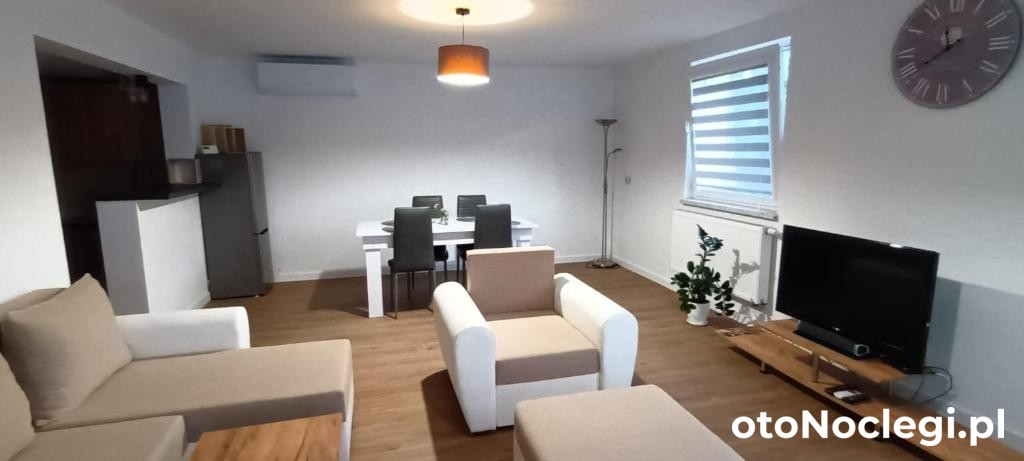 Pensjonat Kaprys, Solec-Zdrój (1)