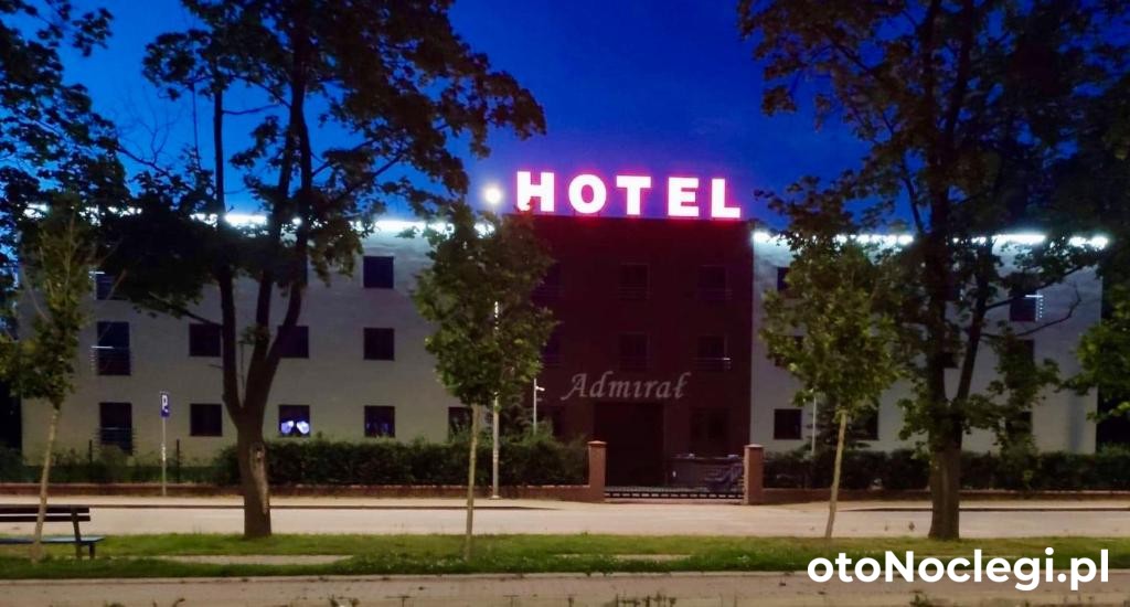 Hotel i Restauracja Admirał, Legnica (1)