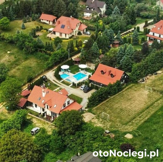 Willa Irys z basenem (1)