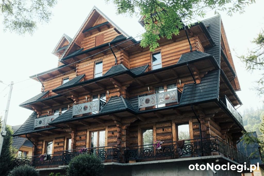 Chałpa z bali - Zakopane  (1)