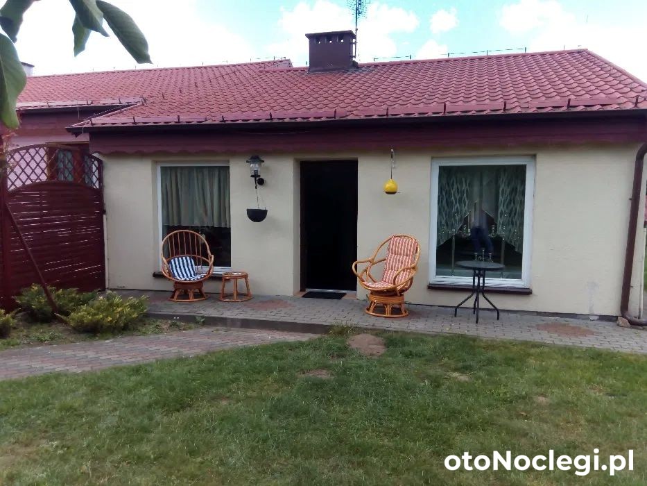 Pokoje dla firm i turystów (1)