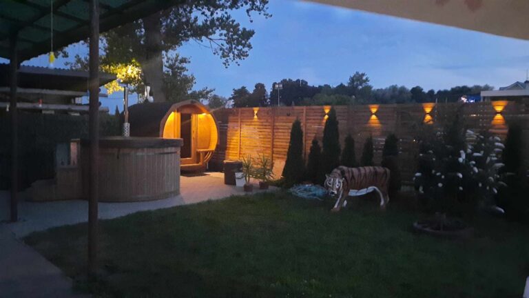 Sauna i balia w ogrodzie (2)