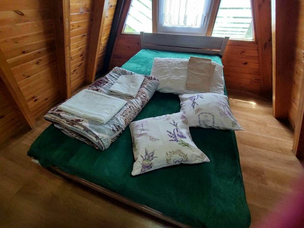 Góra  domku 3 pokoje kuchnia łazienka duży taras  (5)