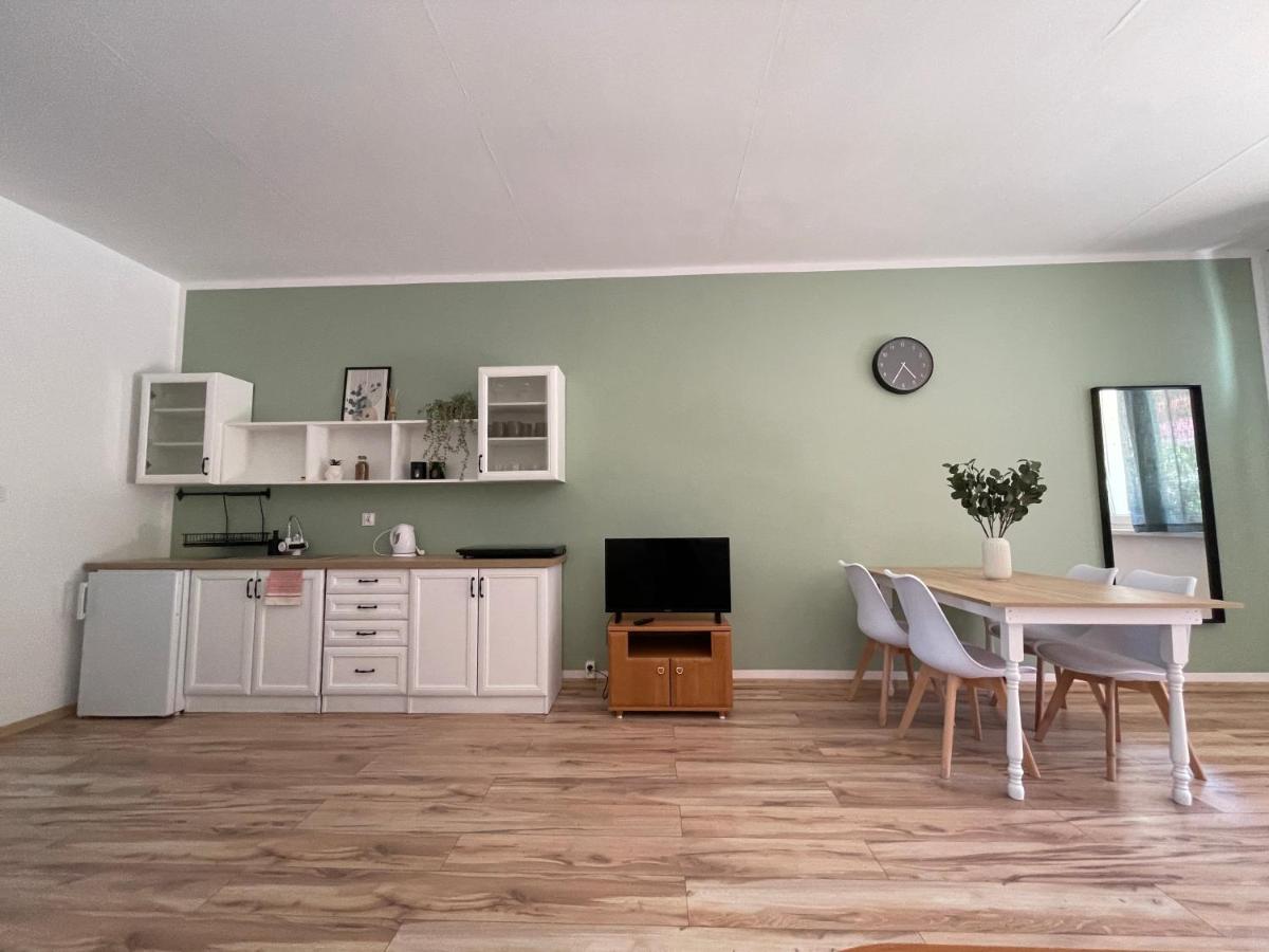 Apartament rodzinny z 2 sypialniami i widokiem na okolicę