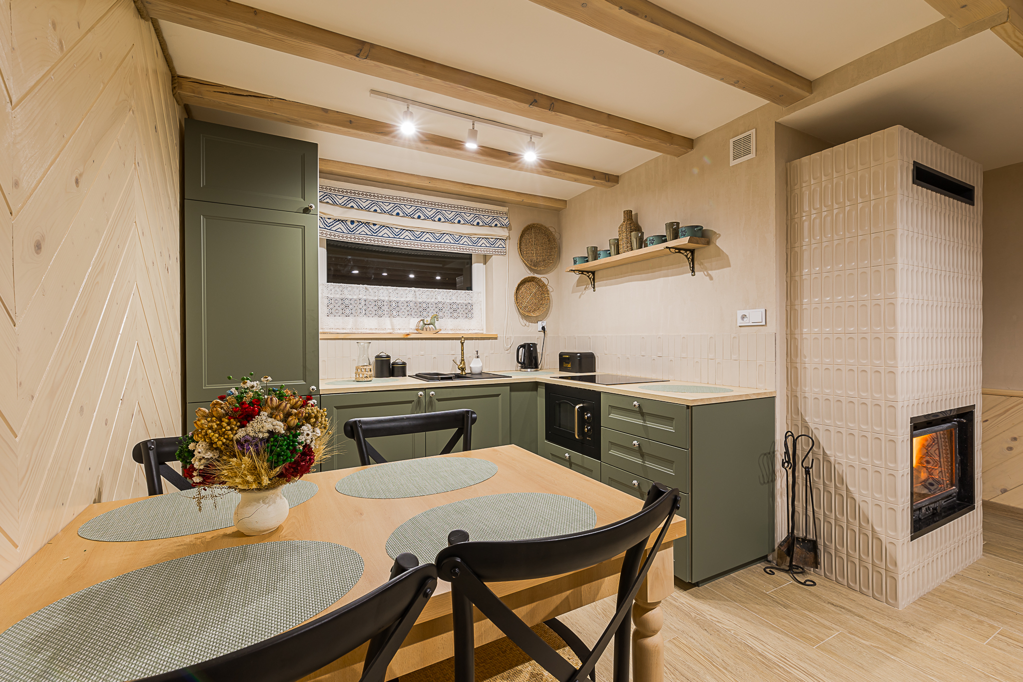 APARTAMENT NAJNIŻEJ POŁOŻONY ZNAJDUJE SIĘ POD DOMKIEM NR.1