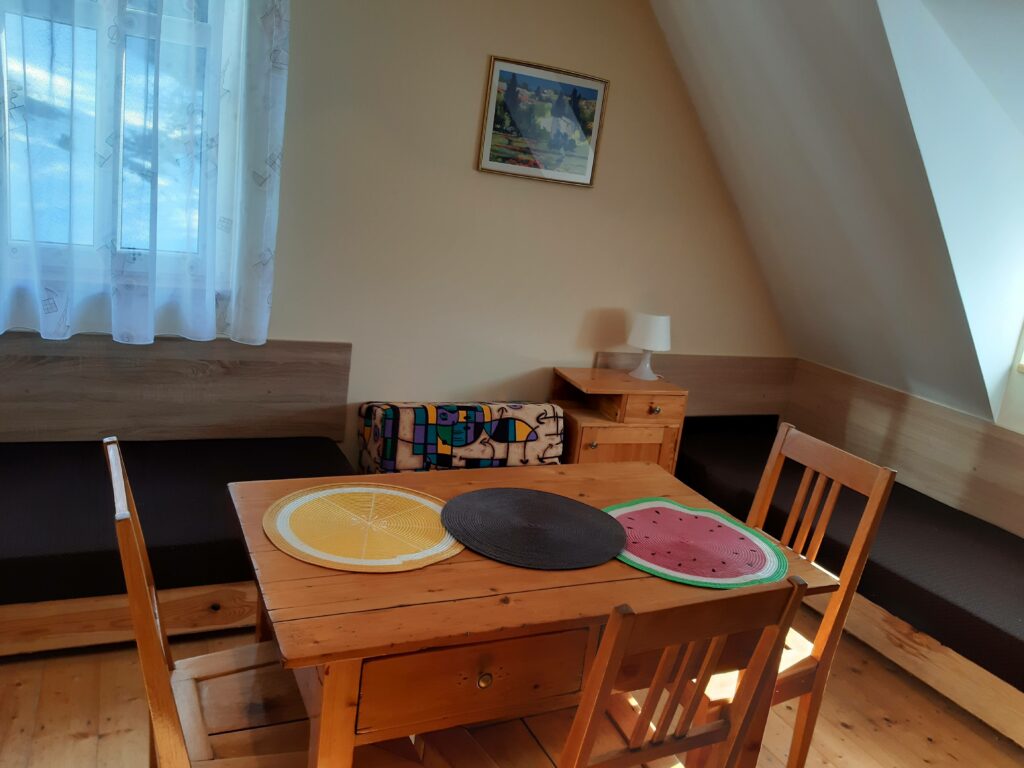 POKÓJ Z BALKONEM