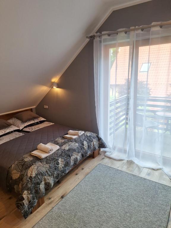 Pokój trzyosobowy z balkonem