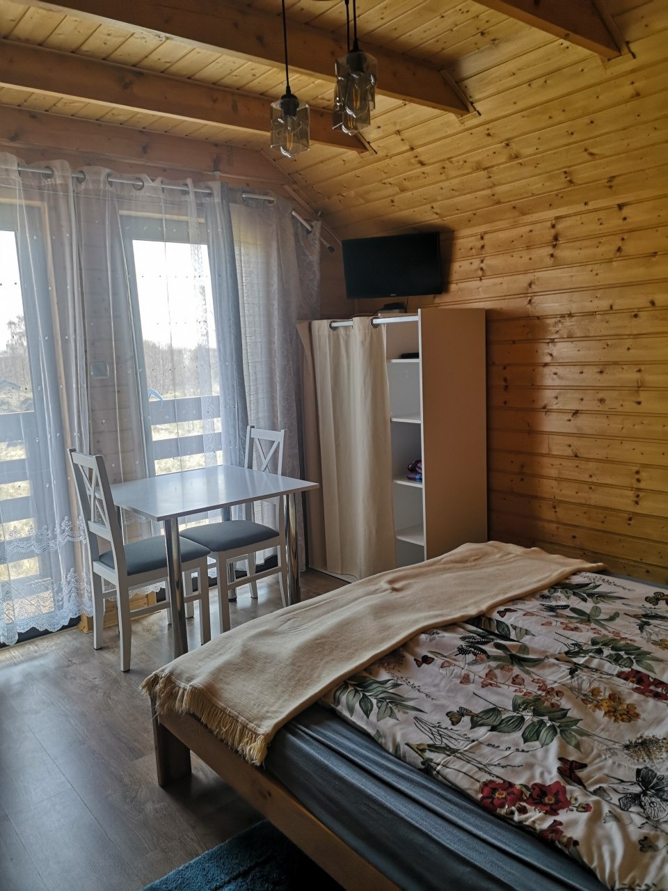 Pokój D (3-4 osobowy)