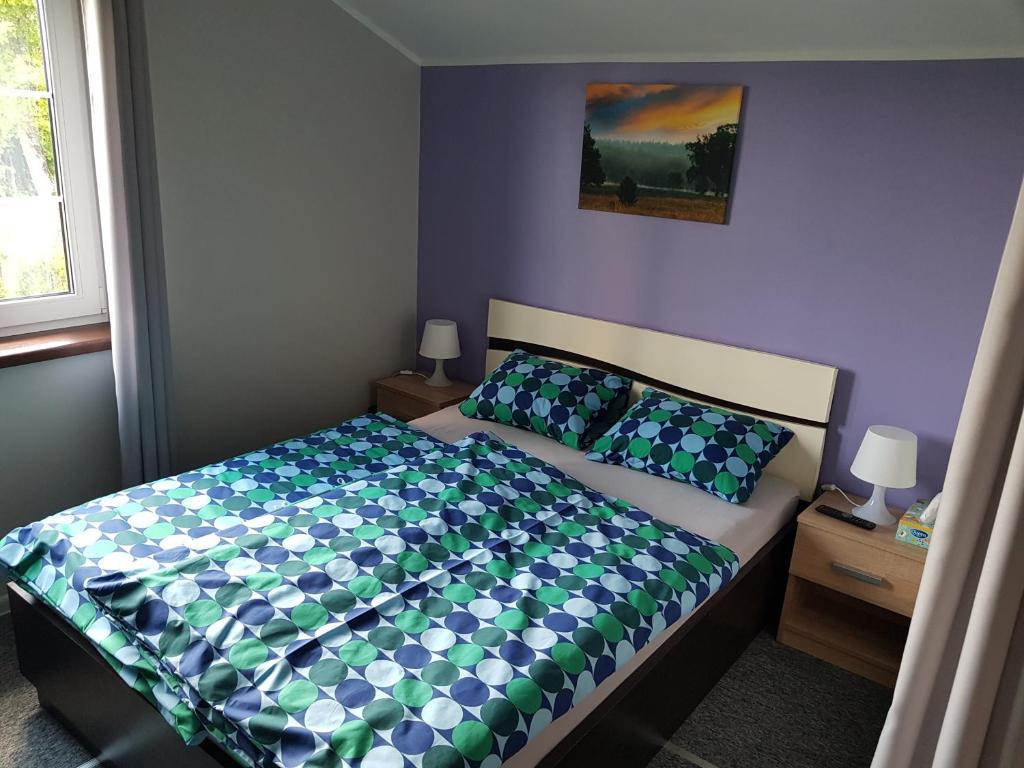 Pokój Trzyosobowy z prywatną łazienką