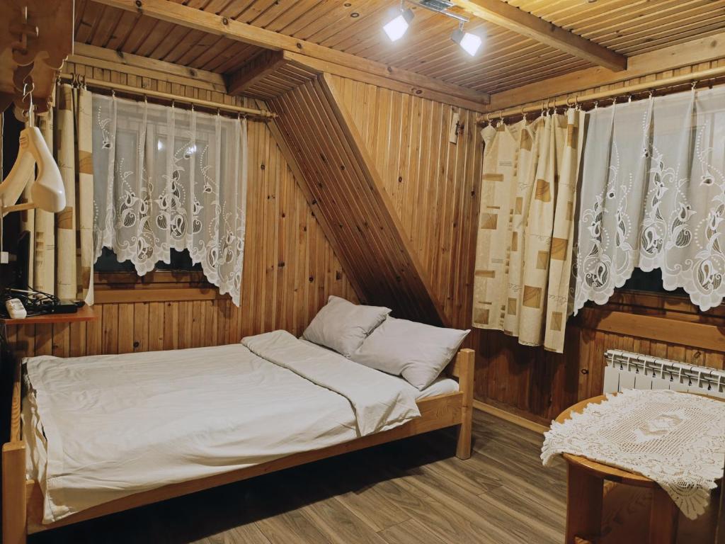 Pokój 2 osobowy ze wspólną łazienką