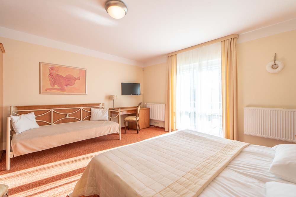 POKÓJ FAMILIJNY Z BALKONEM
