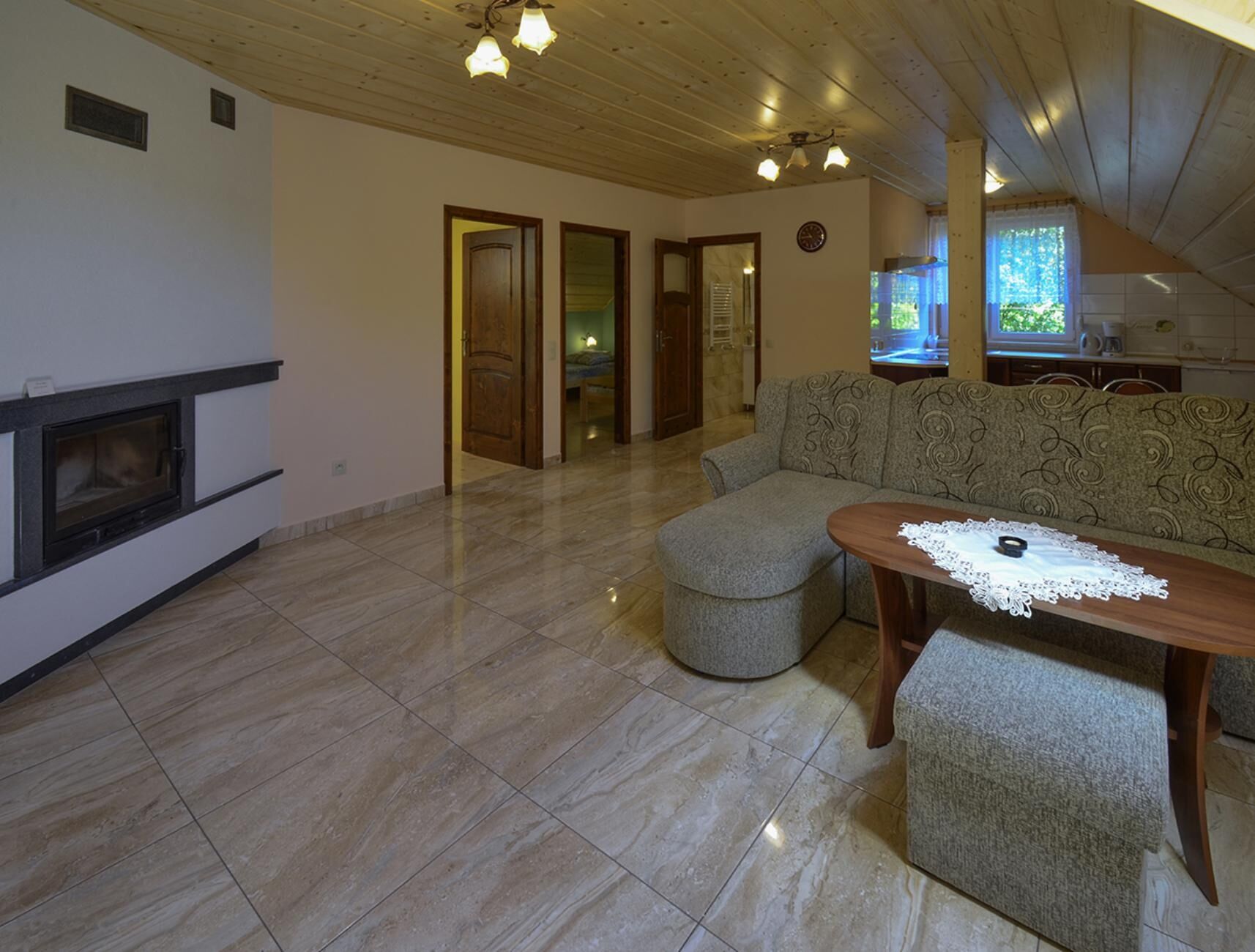 Apartament 4-osobowy z łazienką z własną kuchnią