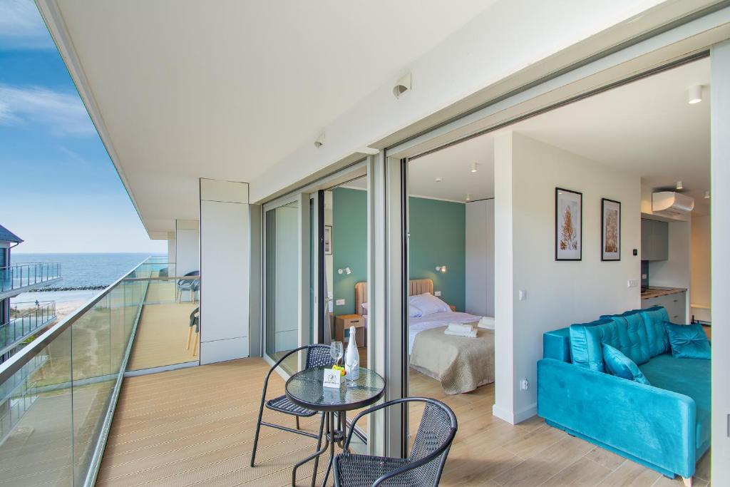 Apartament z 1 sypialnią, balkonem i widokiem na morze