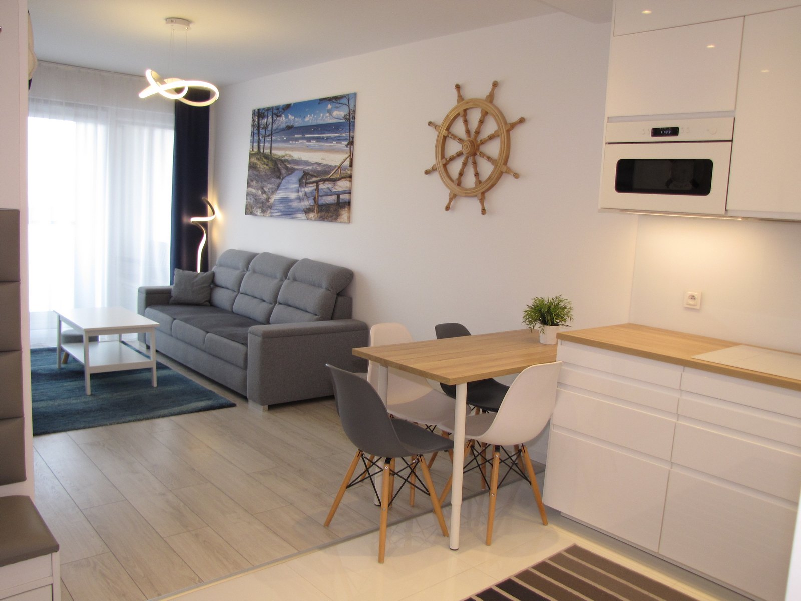 Apartament 4 osobowy ( 2 pokojowy ) ze stanowiskiem garażowym A2-017 ( ul. Kasprowicza 20 A )