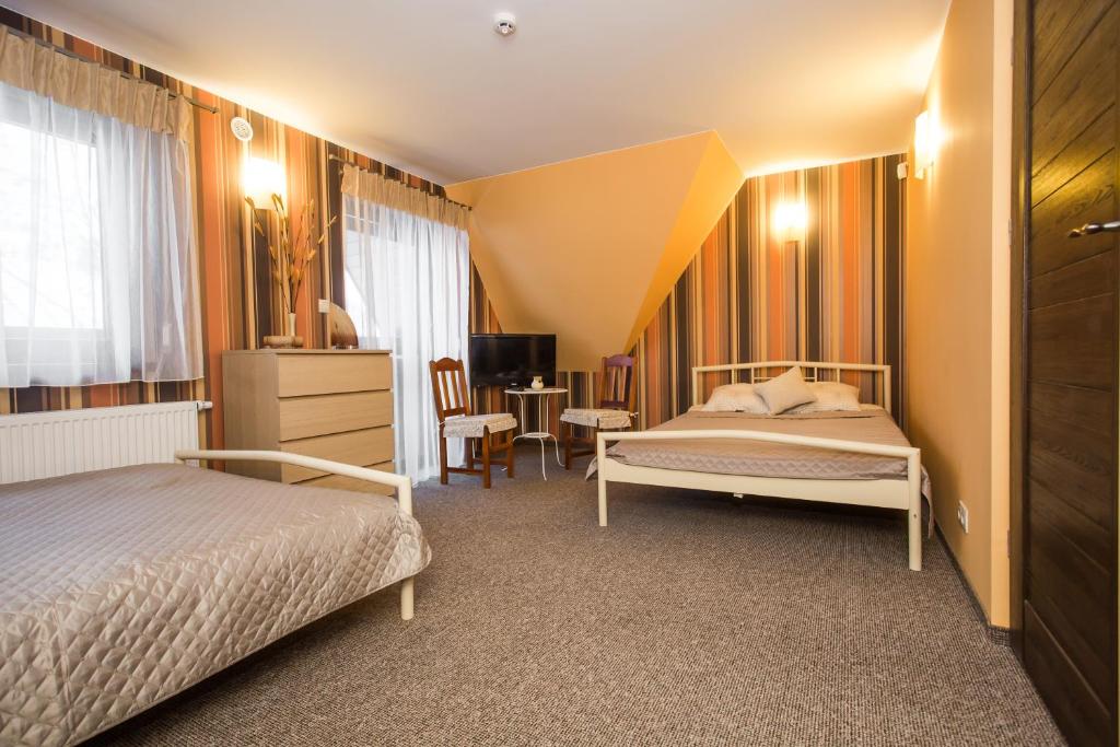 Pokój 4 osobowy z prywatną łazienką